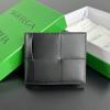 BOV649605QBK-aj　ボッテガヴェネタ BOTTEGAVENETA 2024年最新入荷 カセット コインパース付き二つ折りウォレット 短財布 カード入れ 小銭入れ
