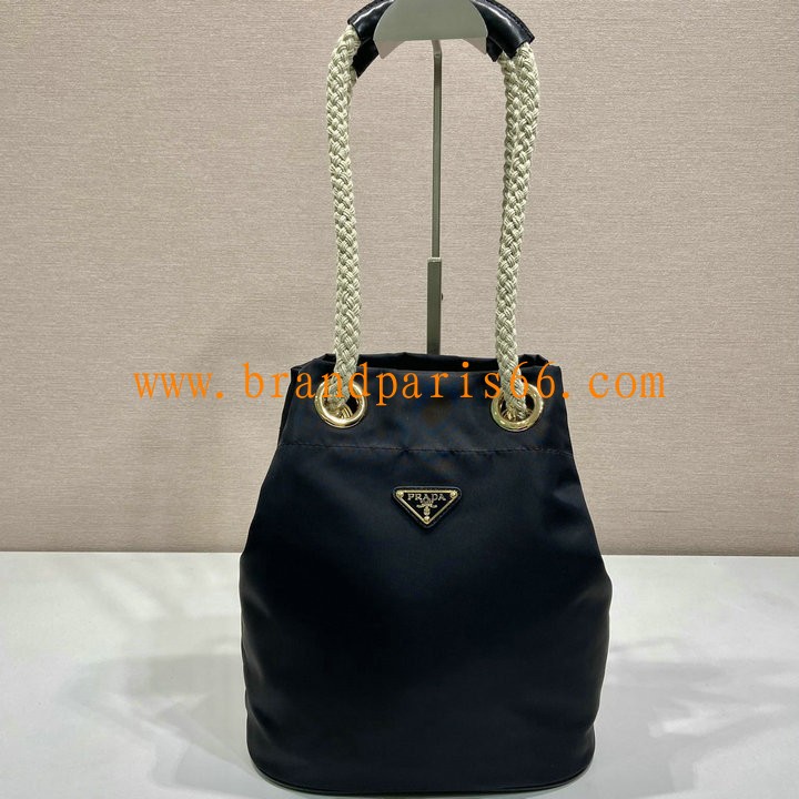 PD1BE082NBK-99　プラダ PRADA 2025年最新入荷 スモールバッグ トップハンドルバッグ トートバッグ ハンドバッグ Re-Nylon ナイロン 