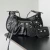 BA671309ZEBK-99　バレンシアガ BALENCIAGA 2025年最新入荷 ウィメンズ Le Cagole S ホーボーバッグ 2way ショルダーバッグ レディース