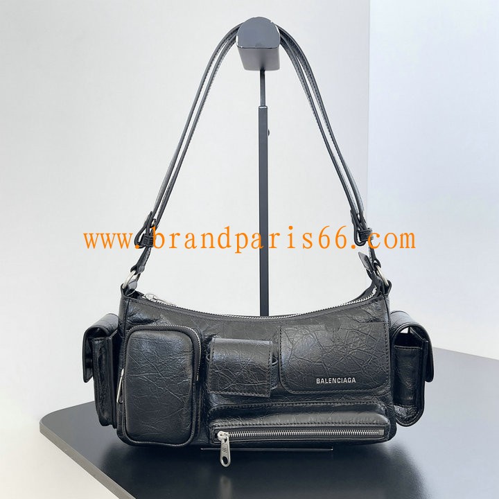 BA785297XBK-99　バレンシアガ BALENCIAGA 2025年最新入荷 メンズ SUPERBUSY スモール スリングバッグ ショルダーバッグ