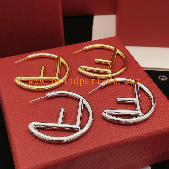 EHFD25002-JS　フェンディ FENDI 2025年最新入荷 ピアス イヤリング エレガント シンプル ディリー