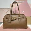MM5BG310Z-057　ミュウミュウ MIUMIU 2025年最新入荷 アバンチュール ナッパレザー ホーボーバッグ ショルダーバッグ レディース