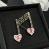 XZCH25023-99　シャネル CHANEL 2025年最新入荷 ブローチ エレガント シンプル ディリー 