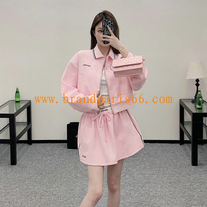 TZMM25005-XG　ミュウミュウ MIUMIU 2025年春夏最新入荷 2点セットアップ  レジャーアップスーツ スポーツジャケット 長袖 ミニスカート レディース カジュアル