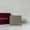 GG768243XMH-057　グッチ GUCCI 2025年新作 GG二つ折りウォレット グレー インテリア 短財布 カード入れ メンズ