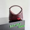 BOV754443XJH-99　ボッテガヴェネタ BOTTEGAVENETA 2025年新作 ニ ウォレス ショルダーバッグ ホーボーバッグ トートバッグ