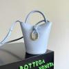 BOV815244QL-99　ボッテガヴェネタ BOTTEGAVENETA 2025年新作 スモール リベルタ バケット トートバッグ ショルダーバッグ レディース