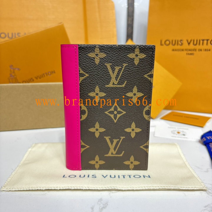 M12825-057　ルイヴィトン LOUISVUITTON 2025年最新入荷 パスポートカバー クーヴェルテュール パスポール NM パスポートケース カード入れ