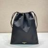PD1NK001BBK-99　プラダ PRADA 2025年新作 Re-Nylon ポーチ トートバッグ ドローストリングバックパック 
