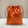 PD1NK001BCS-99　プラダ PRADA 2025年新作 Re-Nylon ポーチ トートバッグ ドローストリングバックパック 