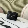 CH31107BK-CC　シャネル CHANEL 2025年新作 チェーン クラッチバッグ トートバッグ  ヴァニティー ケース ショルダーバッグ 化粧かばん レディース 