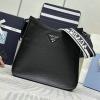 PD1BC073BK-99　プラダ PRADA 2025年新作 ミディアム ショルダーバッグ レザー レディース トライアングルロゴ付