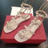 VTJ25004JPLF-26　ヴァレンティノ Valentino 2025年新作 ロックスタッズ ストラップスライドサンダル フラットミュール レディース