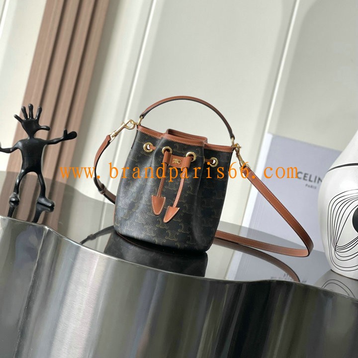 CE121672BKF-99　セリーヌ CELINE 2025年 ティーン クララ バッグ バゲットバッグ  ショルダーバッグ トリオンフキャンバス