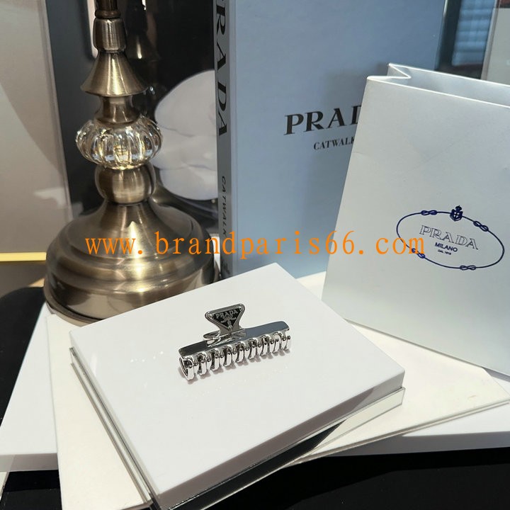 FJPD25001-99　プラダ PRADA 2025年新作 ヘアピン ヘアクリップ 超可愛い