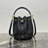 CE121673BK-99　セリーヌ CELINE 2025年新作 ティーン クララ バッグ バケット ハンドバッグ ショルダーバッグ サプルグレインドカーフスキン