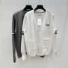 MKTB25003-XG　トム ブラウン Thom Browne 2025年新作 カーディガン ロングスリーブ ニットセーター Vネック カシミヤ ウール