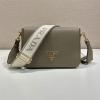 PD1BD314PSH-99　プラダ PRADA 2025年新作 スモール フラップバッグ ショルダーバッグ カーフレザー レディース