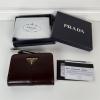 PD1ML018PJKF-GH　プラダ PRADA 2025年新作 2つ折り短財布 ショートウォレット カード入れ 小銭入れ ソフトルックスレザー