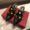 VTJ25017DJK-26　ヴァレンティノ Valentino 2025年新作 ロックスタッズ ミディヒールミュール スライドサンダル レディース スリッパ