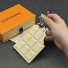 M02875-057　ルイヴィトン LOUISVUITTON 2025年新作 バッグチャーム LV チョコレートバー キーホルダー キーリング