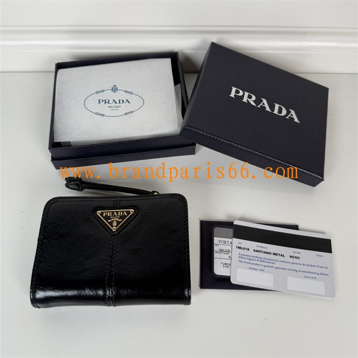 PD1ML018PJBK-GH　プラダ PRADA 2025年新作 2つ折り短財布 ショートウォレット カード入れ 小銭入れ ソフトルックスレザー