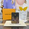 M26016-057 ルイヴィトン LOUISVUITTON 2025年新作 ポルト カルト マグネット カードケース スマートフォンケース モノグラム ランドスケープ キャンバス