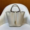 HPT18TCJBB-063　エルメス HERMES 2025新作 ピコタン18 PM ハンドバッグ トートバッグ TCレザー