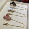 M02912-99 ルイヴィトン LOUISVUITTON 2025年新作 バッグチャーム LV ヘアクリップ キーホルダー キーリング