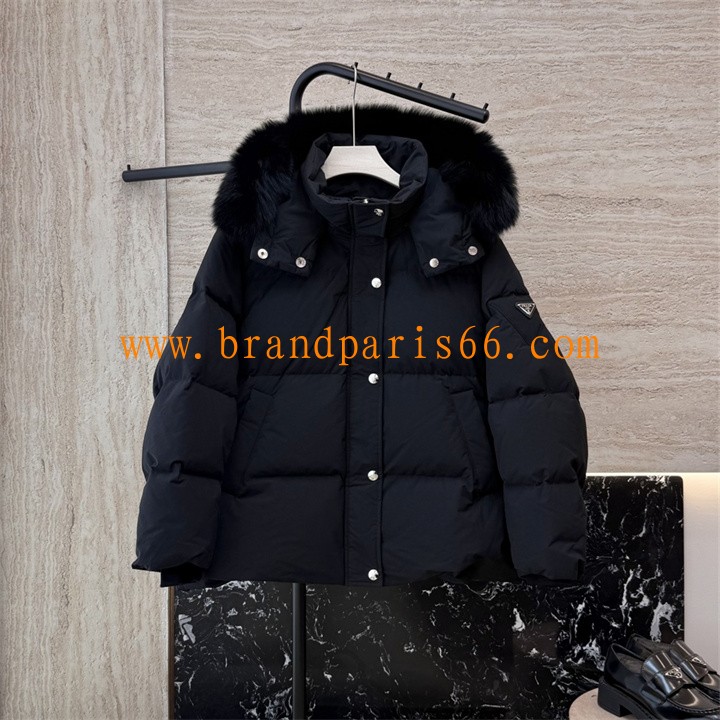 WTPD25015-XG　プラダ PRADA 2025年新作 ロングスリーブ ミディダウン フード付き パファージャケット アウターコート レディース