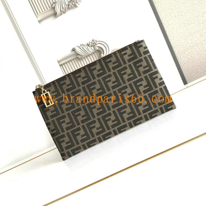 FD7N0149FKF-GH　フェンディ FENDI 2025年新作 FFジャカード クラッチ ストラップ付き 手持ちかばん