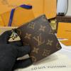 M14613-057　ルイヴィトン LOUISVUITTON 2026年新作 チャーム 二つ折り短財布 小銭入れ カード入れ モノグラムキャンパス