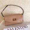 VT0148PQX-99　ヴァレンティノ Valentino 2026年新作 ガラヴァーニ ドゥ ヴェイン ラミネート スモール ショルダーバッグ ホーボーバッグ