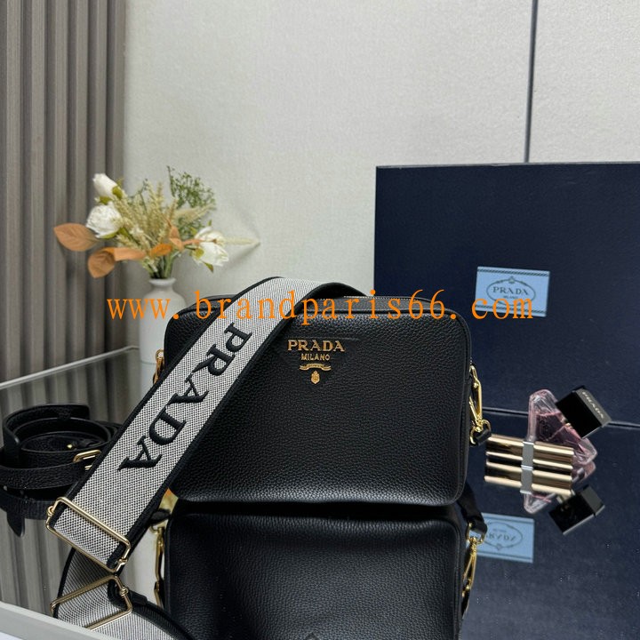 PD1BH082QJBK-GH　プラダ PRADA 2026年新作 スモール レザー ショルダーバッグ 高質感