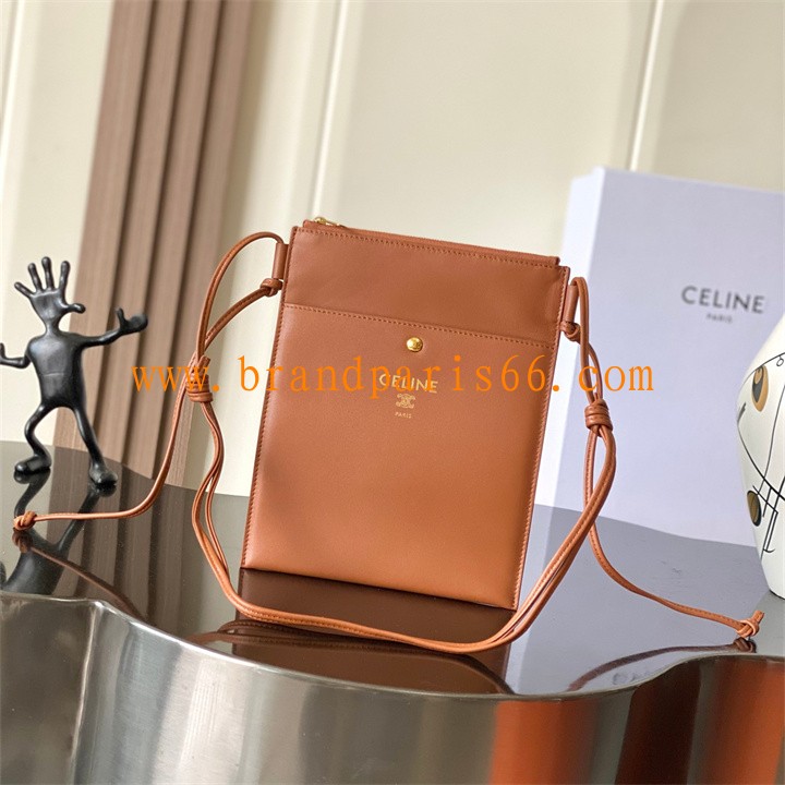 CE100812ZS-99　セリーヌ CELINE 2026年新作 シャープポーチ ショルダーバッグ レディース 高質感