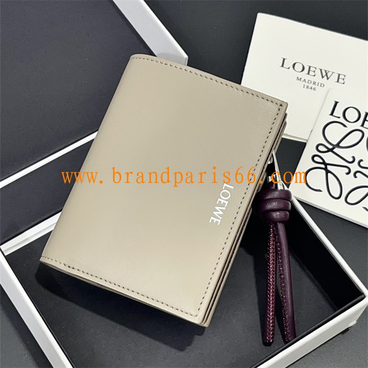 LE3825PHZ-99　ロエベ LOEWE 2026年 ノット コンパクト ウォレット 二つ折り 短財布 小銭入れ レザー