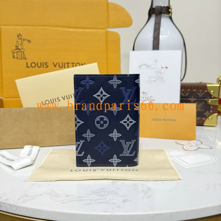 M29132-057　ルイヴィトン LOUISVUITTON 2026年 パスポートカバー クーヴェルテュール パスポール モノグラム シャドウ レザー