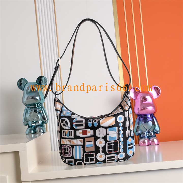H0875BK-063　エルメス HERMES 2026年 ポーチ シュルソワ トゥー ゴー ショルダーバッグ ルキーシルク プリント